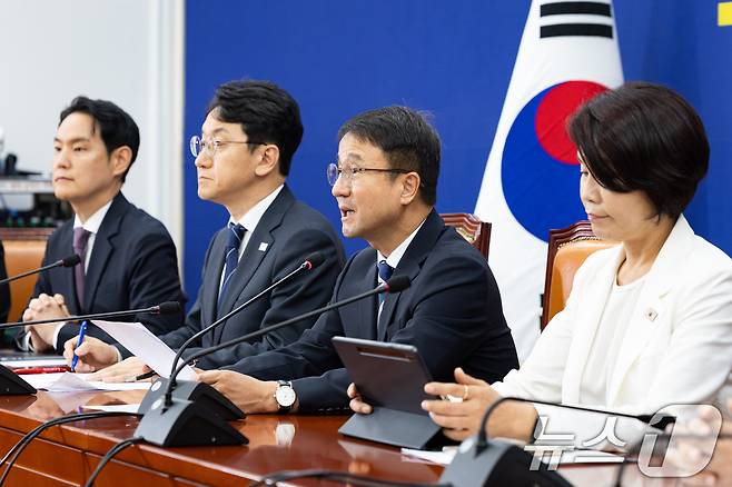 한병도 더불어민주당 당대표 직무대행 겸 원내대표가 2일 서울 여의도 국회에서 열린 정책조정회의에서 모두 발언을 하고 있다. 2026.7.2 ⓒ 뉴스1 유승관 기자