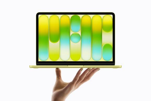 맥북 네오(MacBook Neo)는 전체 소재의 60%가 재활용 소재로 구성됐으며, 배터리와 자석에도 100% 재활용 소재가 적용됐다. [사진=애플]