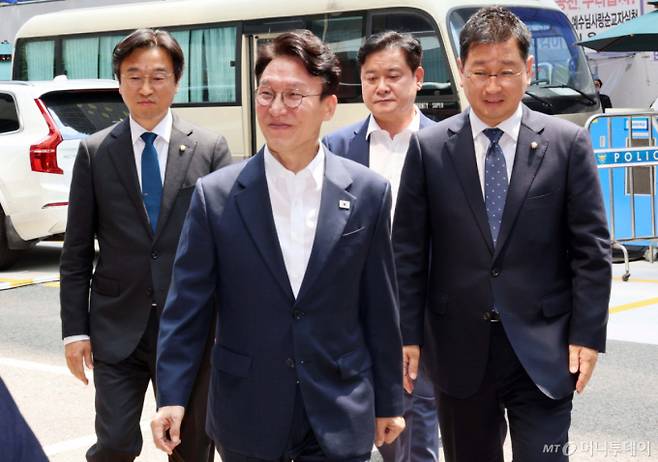 김민석 전 국무총리가 1일 서울 여의도 더불어민주당 당사를 방문하고 있다./사진=뉴시스