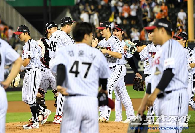 4일 잠실구장에서 열린 LG와 한화의 경기. 승리한 LG 선수들이 기뻐하고 있다. 잠실=박재만 기자 pjm@sportschosun.com/2026.07.04/