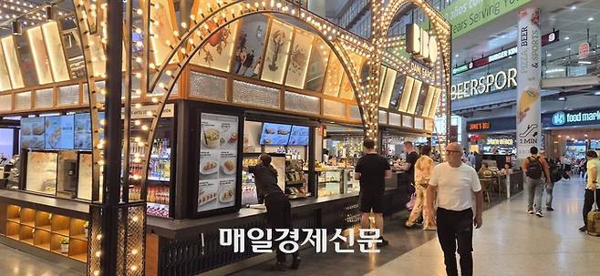 미슐랭 스타 셰프가 운영하는 말라가공항의 레스토랑. [지홍구 기자]