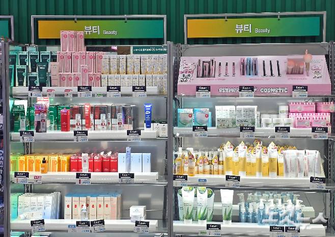 서울 명동의 편의점 세븐일레븐 특화 점포인 '뉴웨이브' 매장. 곽인숙 기자