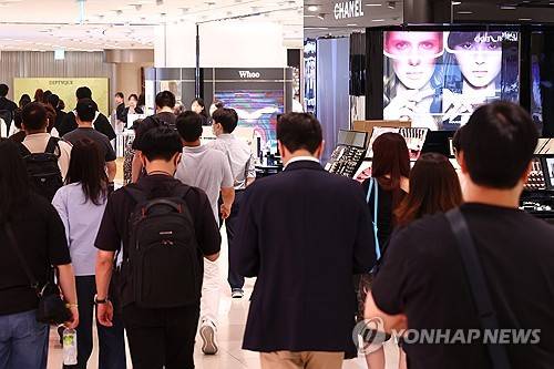 백화점 3사, 여름 정기세일 시작[연합뉴스 자료사진]