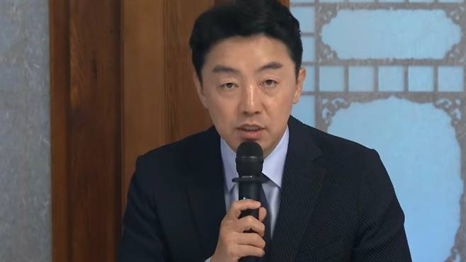 강훈식 대통령비서실장이 5일 고위당정협의회에서 발언하고 있다. (더불어민주당)