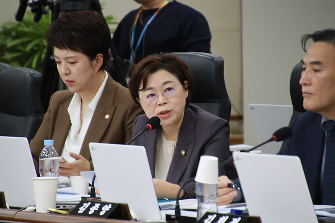 국민의힘 김정재 의원이 27일 국토위 국감에서 질의하고 있다. 영남일보DB