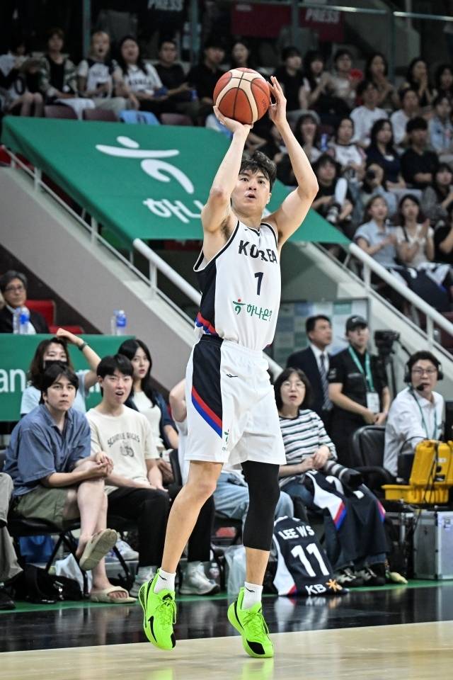 지난 여름 섬머리그대신 대표팀을 택했던 이현중은 이번에는 정반대의 선택을 했다. 사진=대한민국농구협회 제공