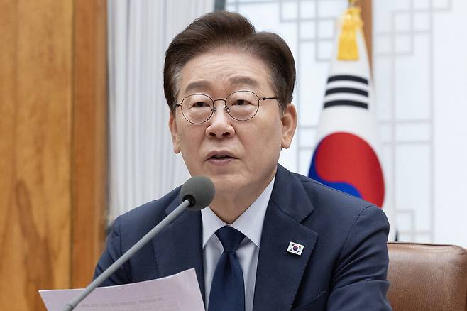 이재명 대통령이 6일 오전 청와대에서 열린 메가프로젝트 민관합동 점검회의에 발언하고 있다. 청와대사진기자단