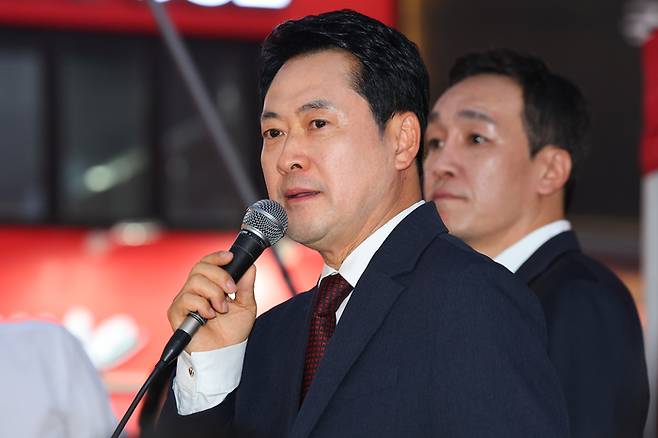 국민의힘 장동혁 대표가 8일 오후 인천 남동구 구월로데오광장에서 열린 인천 참정권수호 민주화운동 집회에 참석해 발언하고 있다. 연합뉴스.