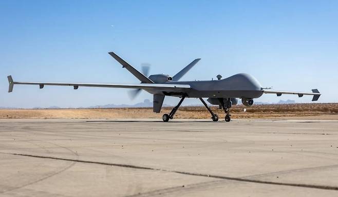 이륙 준비 중인 MQ-9 리퍼