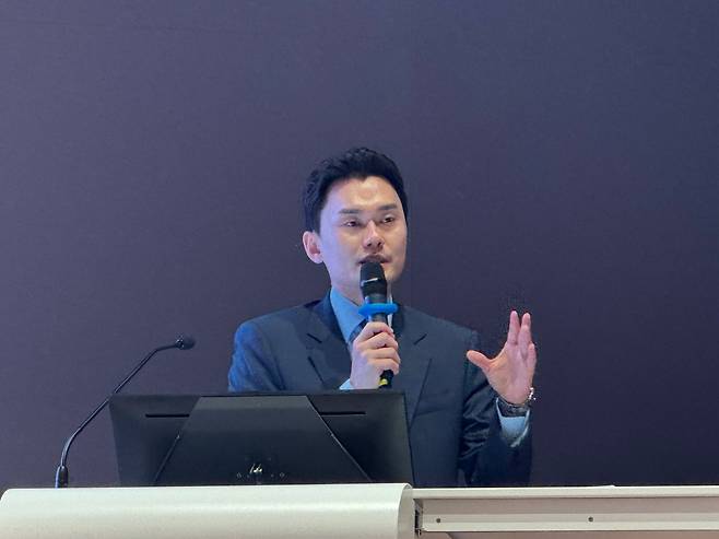 정성인 DS자산운용 ETF팀 이사가 10일 서울 여의도에서 열린 기자간담회에서 ‘DS 코스닥 액티브 ETF’를 소개하고 있다. 임성영 기자