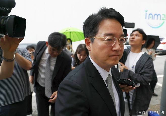 도이치모터스 주가조작 수사 무마 의혹을 받는 심우정 전 검찰총장이 10일 피의자 조사를 위해 경기 과천 2차 종합특검으로 출석하고 있다.   /사진=머니투데이 DB