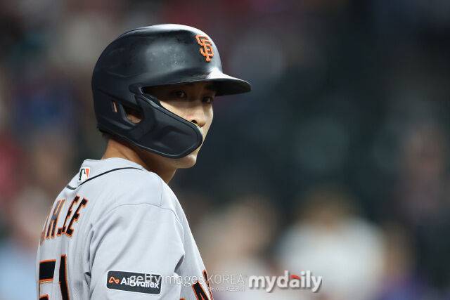 MLB 샌프란시스코에서 뛰고 있는 이정후가 9일(한국시각) 열린 토론토와 인터리그 홈 경기에서 3타수 무안타로 침묵했다. 샌프란스시코는 이날 토론토에 0-10으로 크게 졌다./게티이미지코리아