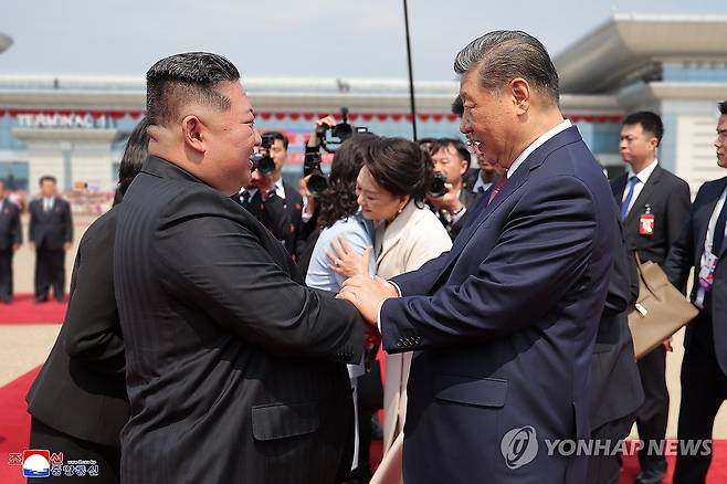 김정은 북한 국무위원장과 시진핑 중국 국가주석 [조선중앙통신=연합뉴스 자료사진. 재판매 및 DB 금지]