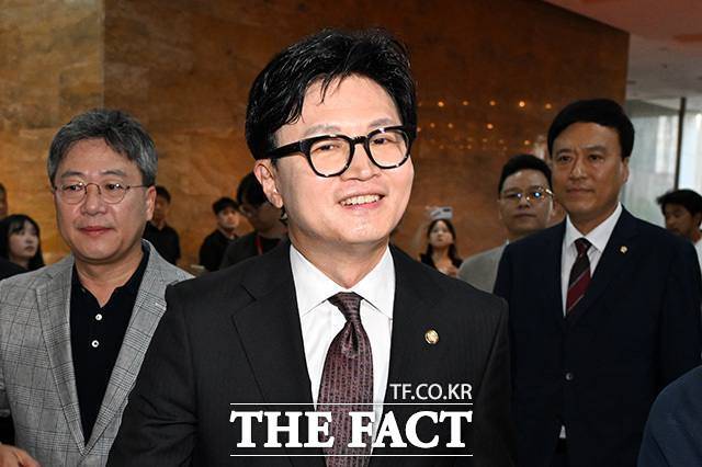 한동훈 무소속 의원은 최근 국회 외교통일위원회 활동을 준비하며 외교·안보 관련 공부에 집중하고 있는 것으로 전해졌다. 사진은 한 의원. /남용희 기자