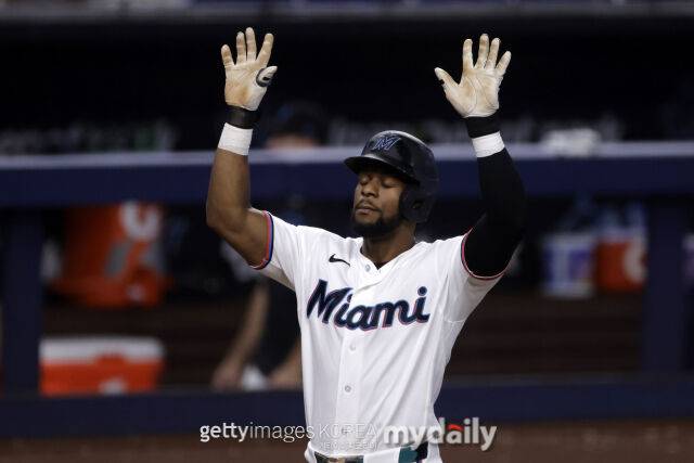 MLB 마이애미에서 뛰고 있는 오토 로페스는 11일(한국시각) 양대리그 기준 타율 1위를 달리고 있다. 그러나 로페스는 이날 열린 클리블랜드와 홈 경기에서 4타수 무안타로 침묵했고 타율은 0.341로 내려갔다./게티이미지코리아