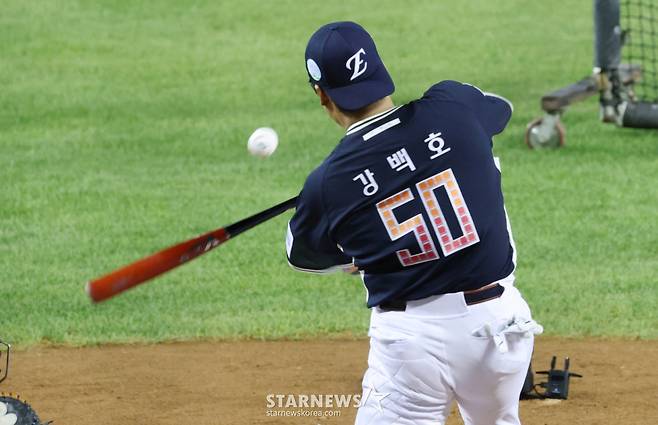 2026 KBO 올스타전 홈런 더비가 10일 서울 잠실야구장에서 열렸다. KT 강백호가 홈런 레아스에서 힘찬 타격을 하고 있다. /사진=김진경 kim.jinkyung@