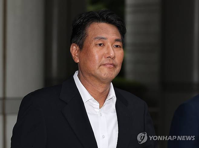 영장심사 출석하는 김태효 전 국가안보실 1차장 (서울=연합뉴스) 최재구 기자 = 내란중요임무종사 및 직권남용권리행사방해 혐의를 받는 김태효 전 국가안보실 1차장이 10일 서초구 서울중앙지법에서 열린 구속 전 피의자 심문(영장심사)에 출석하고 있다. 2026.7.10 jjaeck9@yna.co.kr