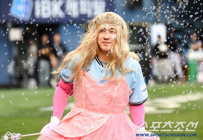 11일 잠실구장에서 2026 KBO리그 올스타전이 열렸다. 최원준이 퍼포먼스를 펼치고 있다. 잠실=박재만 기자 pjm@sportschosun.com/2026.07.11/