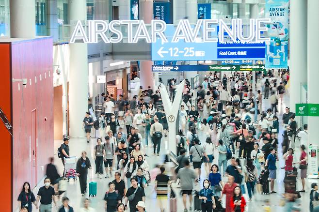 인천공항 출국장 모습.