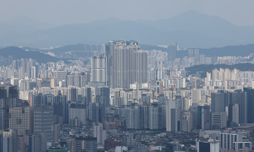 서울 남산에서 바라본 아파트 밀집 지역의 모습. (사진=뉴시스)