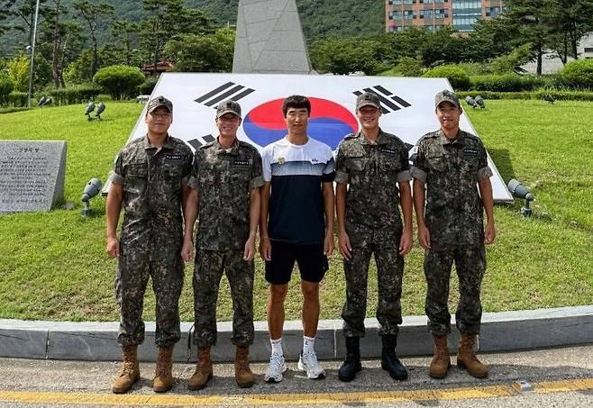 정윤성, 홍성찬, 정성윤 감독, 권순우, 박용준(왼쪽부터)