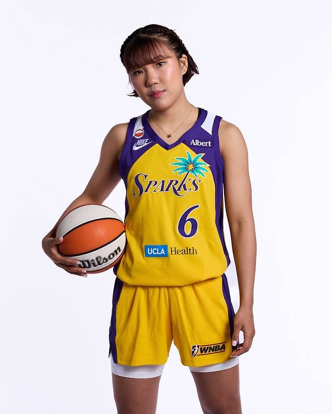 [서울=뉴시스] 미국여자프로농구(WNBA) 로스앤젤레스(LA) 스파크스의 박지현. (사진=LA 스파크스 SNS 캡처) 2026.05.10. photo@newsis.com *재판매 및 DB 금지