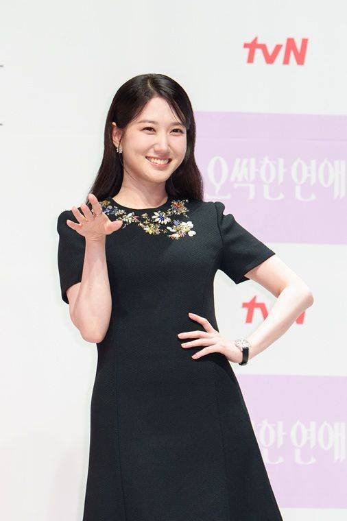 [서울=뉴시스] 배우 박은빈이 14일 서울 강남구 엘리에나 호텔에서 열린 tvN 드라마 '오싹한 연애' 제작발표회에서 포즈를 취하고 있다. (사진=tvN 제공) 2026.07.14. photo@newsis.com  *재판매 및 DB 금지