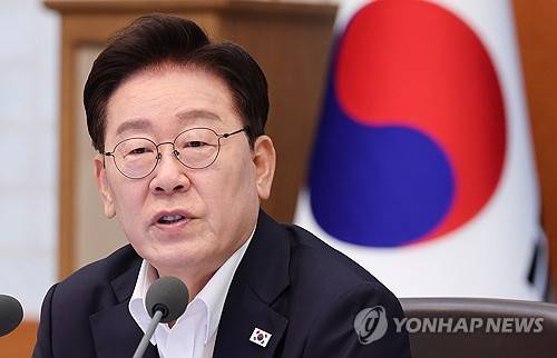 국무회의 발언하는 이재명 대통령 (서울=연합뉴스) 한상균 기자 = 이재명 대통령이 14일 청와대에서 열린 국무회의에서 발언하고 있다. 2026.7.14 [청와대통신사진기자단] xyz@yna.co.kr
