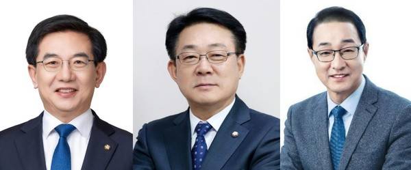 (왼쪽부터) 정일영(연수구을)·허종식(동구미추홀구갑) 국회의원과 이성만 전 국회의원 [경인방송 DB]