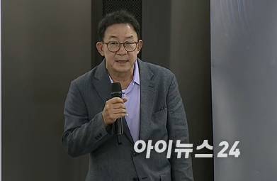 안동현 서울대 교수가 15일 서울 영등포구 한국성장금융투자운용에서 열린 토론회에서 주제 발표를 하고 있다. [사진=박지은 기자]