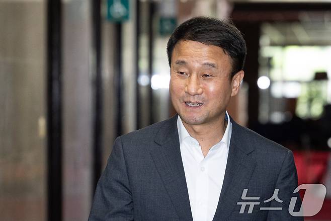 한병도 더불어민주당 당대표 직무대행 겸 원내대표가 17일 서울 여의도 국회에서 열린 비공개 당무위원회의에 참석하고 있다. 2026.7.17 ⓒ 뉴스1 유승관 기자