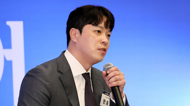 지난달 서울 여의도 한국거래소에서 열린 ‘2026 매경 자본시장 대토론회’에 패널로 참석한 한동희 SK증권 연구원. 사진 김재훈 기자