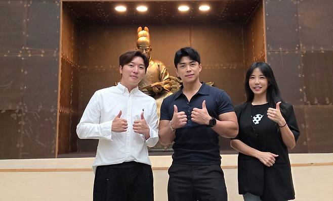 사진 왼쪽부터 이탁훈 유튜브 '마선호' 채널 감독, 마선호 대표, 손예성 이사