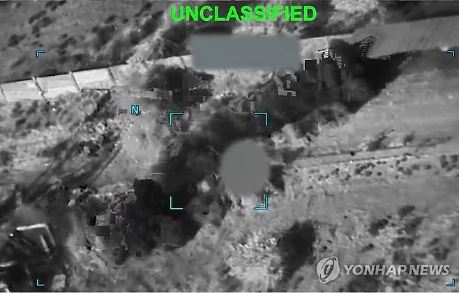 미 중부사령부가 공개한 이란 야간공습 (서울=연합뉴스) 미 중부사령부가 현지시간 지난 18일 이란에 대해 8일 연속 야간 공습을 실시했다고 소셜미디어 엑스(X)에 19일 발표했다. 2026.7.19 [미 중부사령부 엑스 캡처. 재판매 및 DB금지] photo@yna.co.kr