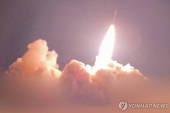 이란 이슬람혁명수비대 미사일 발사 [SEPAHNEWS.COM 제공 AFP=연합뉴스 자료사진]