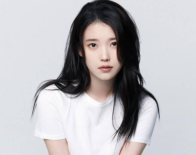 아이유, [EDAM엔터테인먼트]