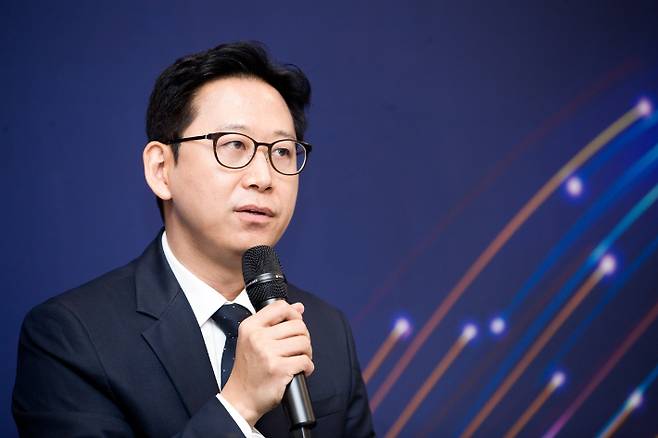배경훈 부총리 겸 과학기술정보통신부 장관이 20일 세종특별자치시 정부세종청사에서 열린 '과학기술정보통신부 기자간담회' 에서 취임 1주년 소회를 밝히고 있다. 과학기술정보통신부 제공