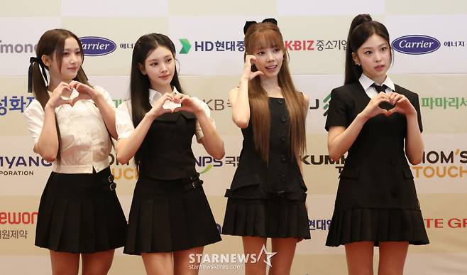 2026 MTN 방송광고 페스티벌이 21일 오후 서울 마포구 상암동 중소기업DMC타워 컨벤션홀에서 열렸다.  그룹 베이비돈크라이 멤버들이 레드카펫에서 포즈를 취하고 있다.  배우 이민정이 CF스타상 최우수상, 가수 박지현이 CF스타상 우수상, 배우 김재원과 비트펠라하우스 & 베이비돈크라이 등이 CF스타상 신인상을 수상했다.  이날 행사는 유튜브 채널 '애드립TV'를 통해 실시간 생중계된다. /사진=김진경 kim.jinkyung@