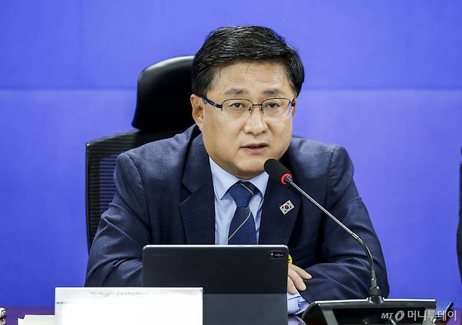 [서울=뉴시스] 정병혁 기자 = 김성환 기후에너지환경부 장관이 13일 서울 여의도 국회 의원회관에서 열린 2026 하반기 경제성장전략 당정협의에서 발언하고 있다. 2026.07.13. jhope@newsis.com /사진=정병혁