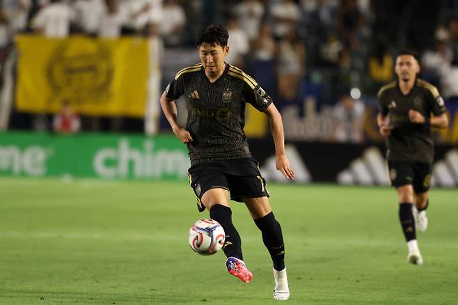 축구선수 손흥민(LA FC)이 2026 MLS 2경기에 출격을 예고했다. 사진은 지난 17일(현지시각) 미국 캘리포니아주 디그니티 헬스 스포츠파크에서 열린 LA갤럭시와의 경기에 출전한 손흥민의 모습. /로이터=뉴스1