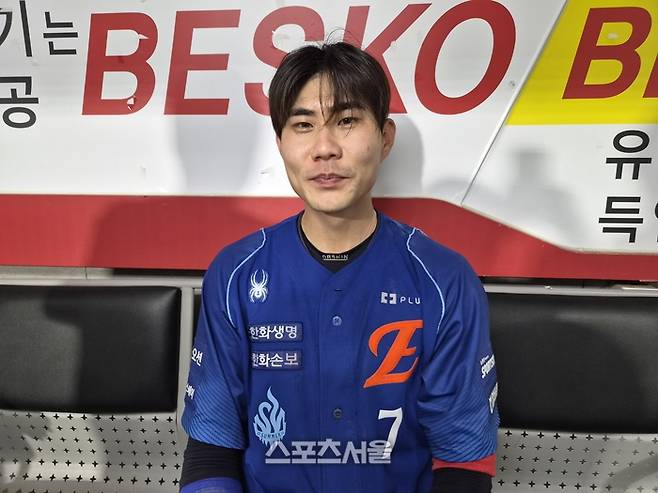한화 심우준이 22일 광주-기아 챔피언스 필드에서 열린 2026 KBO리그 정규시즌 KIA전에서 맹타를 휘두르며 팀 승리를 이끈 후 인터뷰에 나섰다. 광주 | 김동영 기자 raining99@sportsseoul.com