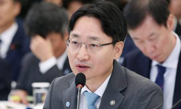 임광현 국세청장이 지난 15일 청와대에서 열린 이재명 대통령 주재 부처 업무보고에서 보고하고 있다. 연합뉴스