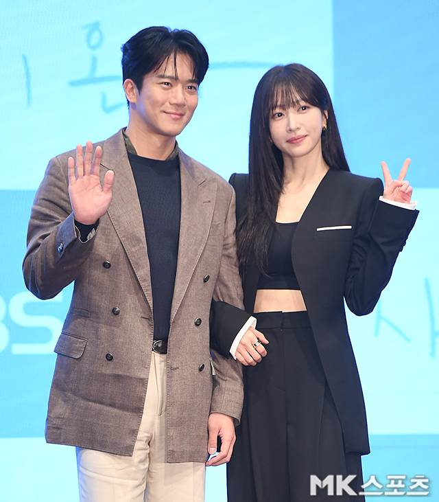 지난 25일 방송된 KBS2 주말드라마 ‘사랑이 온다’ 1회에서는 김무진(하석진)이 한규림(안희연)에게 조금씩 마음을 빼앗기는 모습이 그려졌다. 사진=천정환 기자
