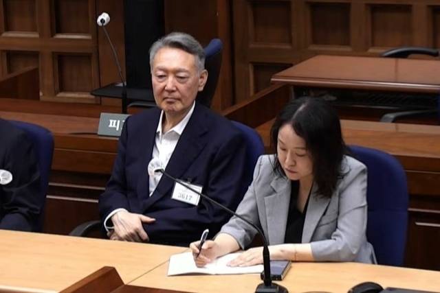 대선 후보 시정 허위사실을 공표한 혐의로 1심에서 징역형의 집행유예를 선고받은 윤석열 전 대통령이 당일 항소했다. /서울중앙지법