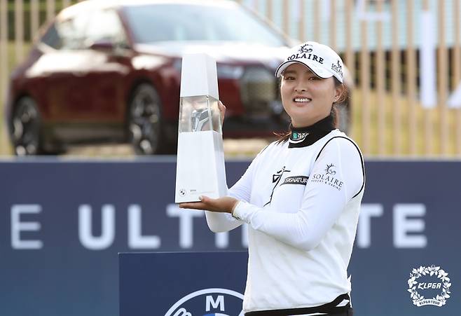 KLPGA투어 최고의 스타에서 세계랭킹 1위로 우뚝선 고진영도 ‘공동주관대회 시절’ BMW 레이디스 챔피언십 우승자다. 사진 | KLPGA