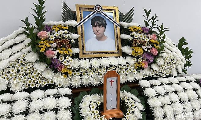 27일 경기 평택시 안중장례문화센터에 고(故) 김승모씨의 빈소가 마련돼 있다. 유정민 기자
