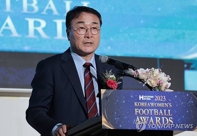 서울 송파구 올림픽파크텔에서 열린 2023 여자축구 WK리그 시상식에서 최영일 대한축구협회 부회장이 축사를 하고 있다. 2023.12.14. /사진=연합뉴스
