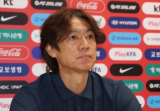 홍명보 전 한국 축구대표팀 감독. 뉴스1
