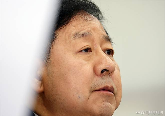 [서울=뉴시스] 최진석 기자 = 구윤철 재정경제부 장관이 29일 여의도 국회에서 열린 재정경제기획위원회 제3차 전체회의에서 의원들의 질의에 답하고 있다. 2026.07.29. 사진=최진석