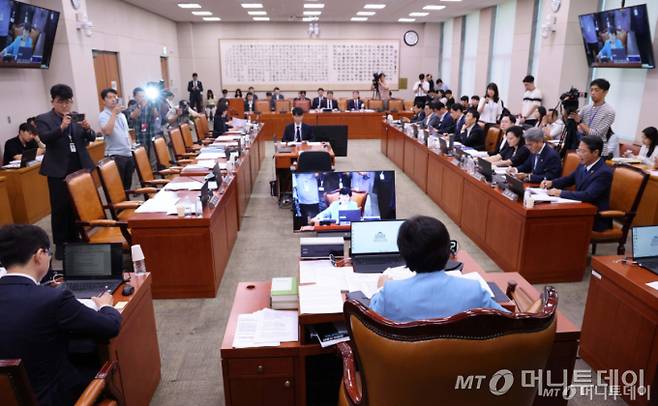 [서울=뉴시스] 고범준 기자 = 서영교 법사위원장이 29일 서울 여의도 국회에서 열린 법제사법위원회 제5차 전체회의를 주재하고 있다. 2026.07.29. bjko@newsis.com /사진=고범준
